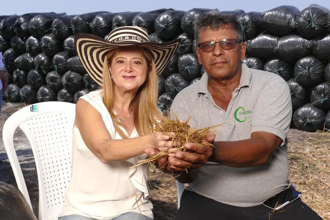 La Gobernadora Elsa Noguera durante el acto de entrega.