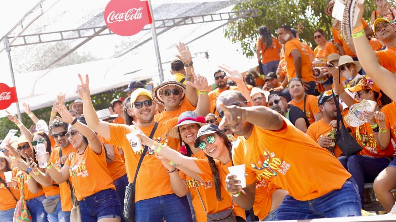 Asistentes al desfile de 'Santoto'.