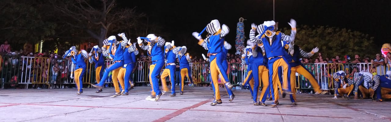 Comparsa de tradición conformada por Marimondas.
