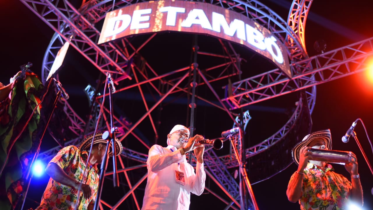 El maestro Carlos Piña en escena.
