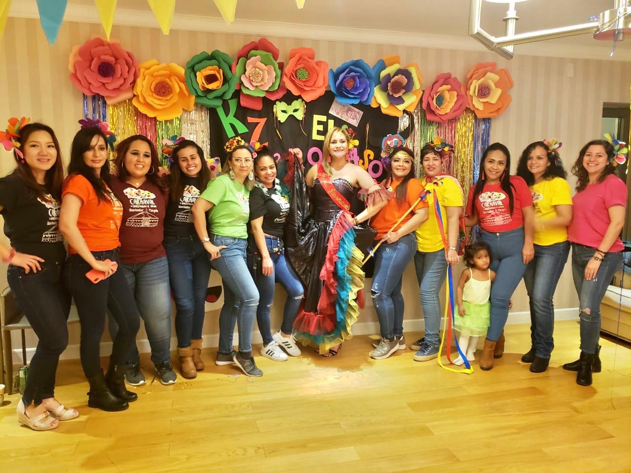 grupo de Latinas de Bolivia, Honduras, Venezuela, Peru, Panamá, Colombia y las ciudadanas de Mongolia.