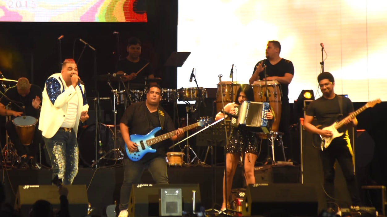 Rolando Ochoa con la atlanticense Loraine Lara.