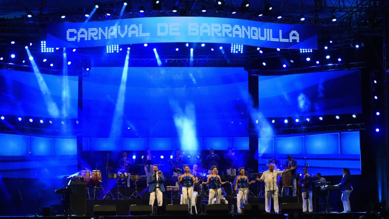 Juan Piña y su orquesta.