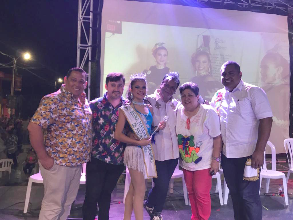 Parte de los organizadores del Reinado.