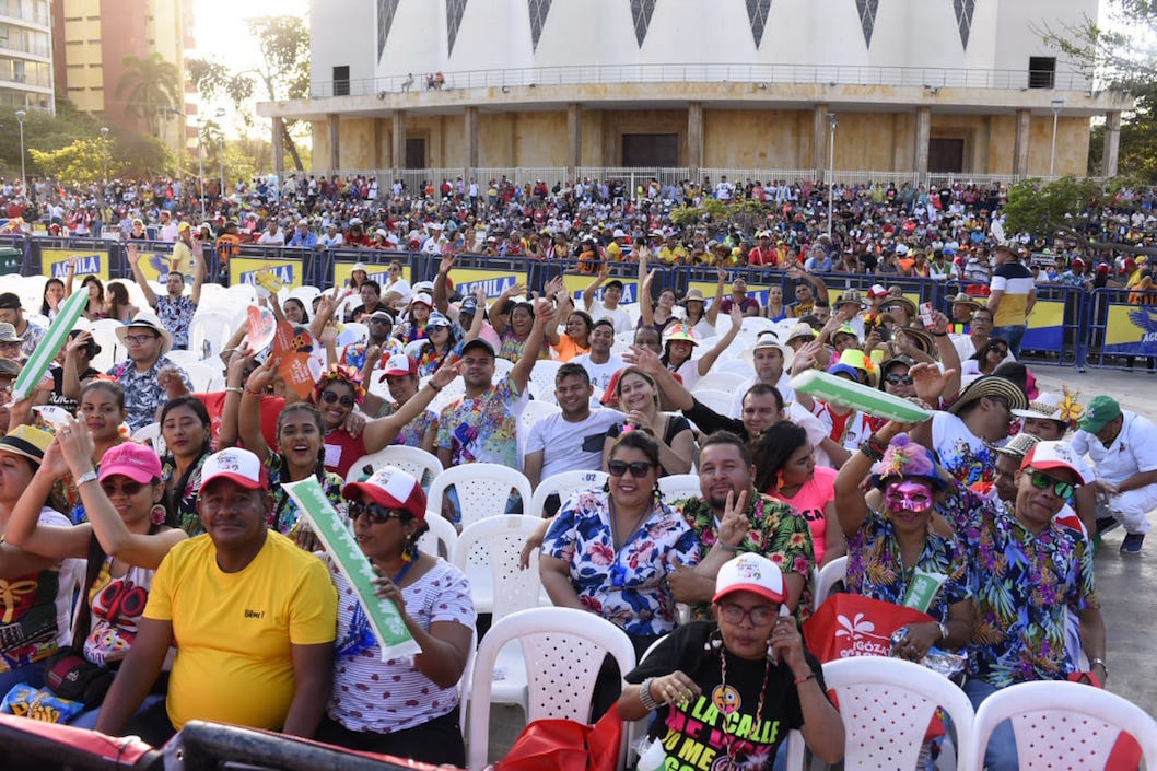 El público en la Plaza de la Paz.