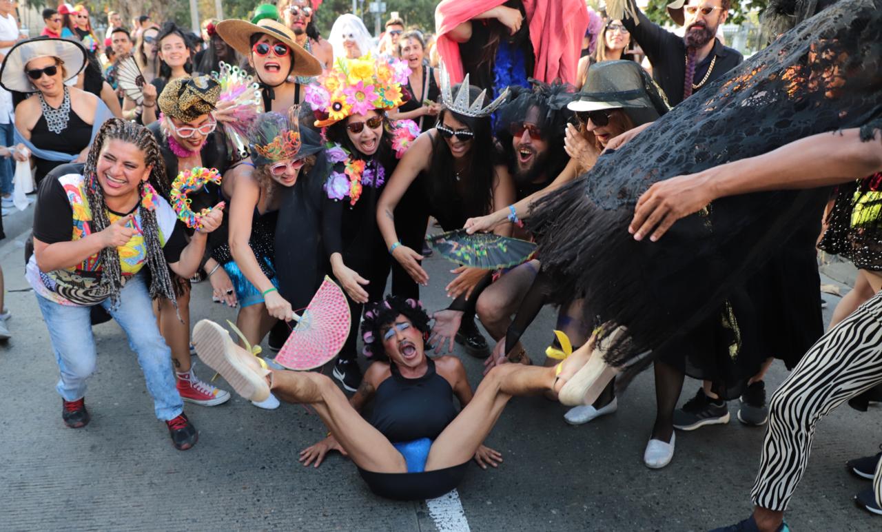 Viudas alegres lloran a Joselito Carnaval.