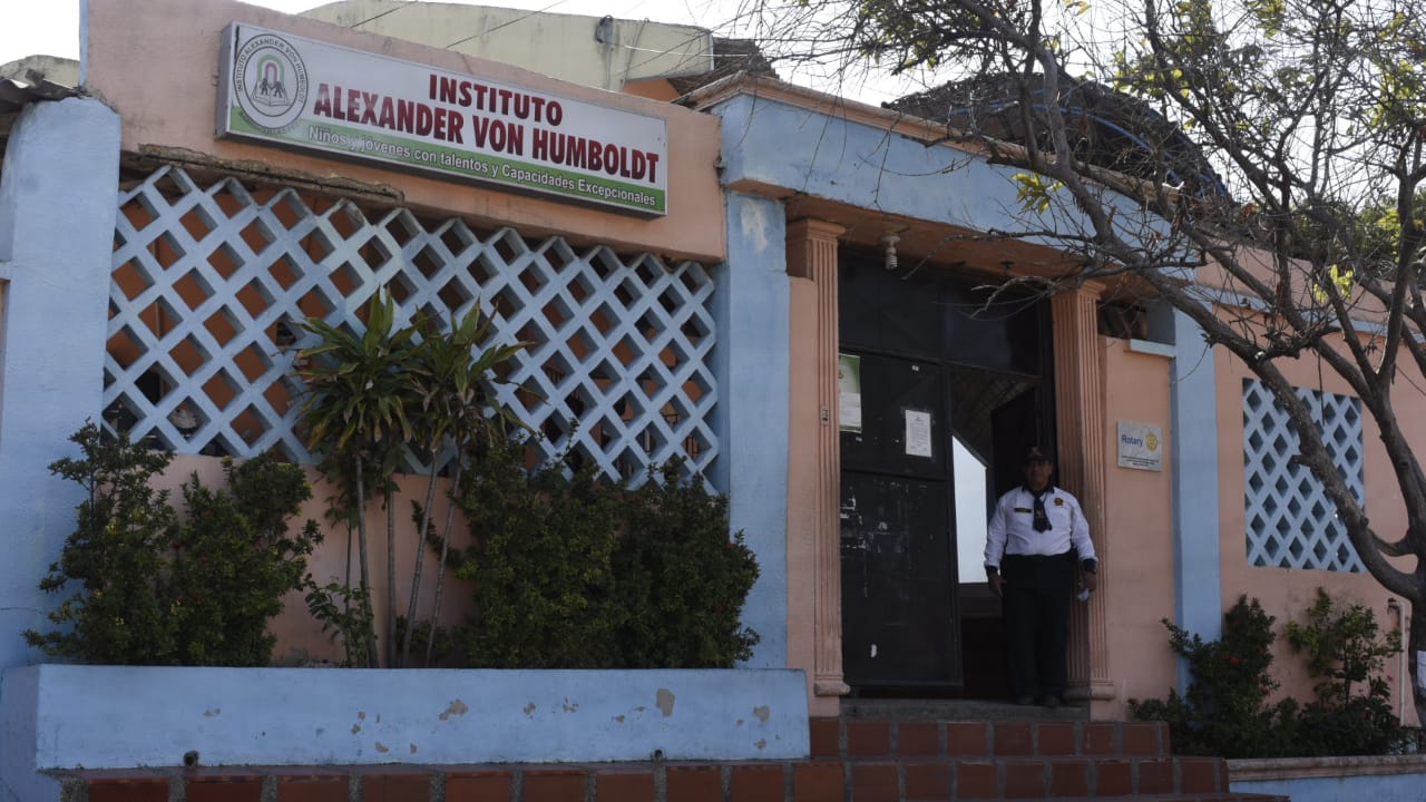 Fachada de la institución.