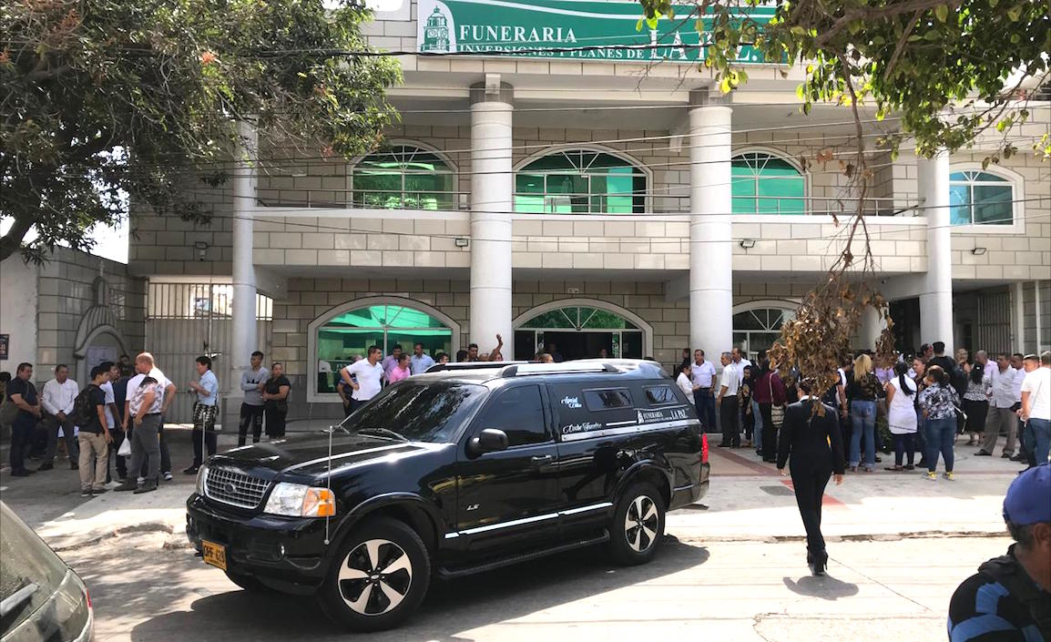 Funeraria donde era velado el comerciante asesinado en el barrio Chiquinquirá.