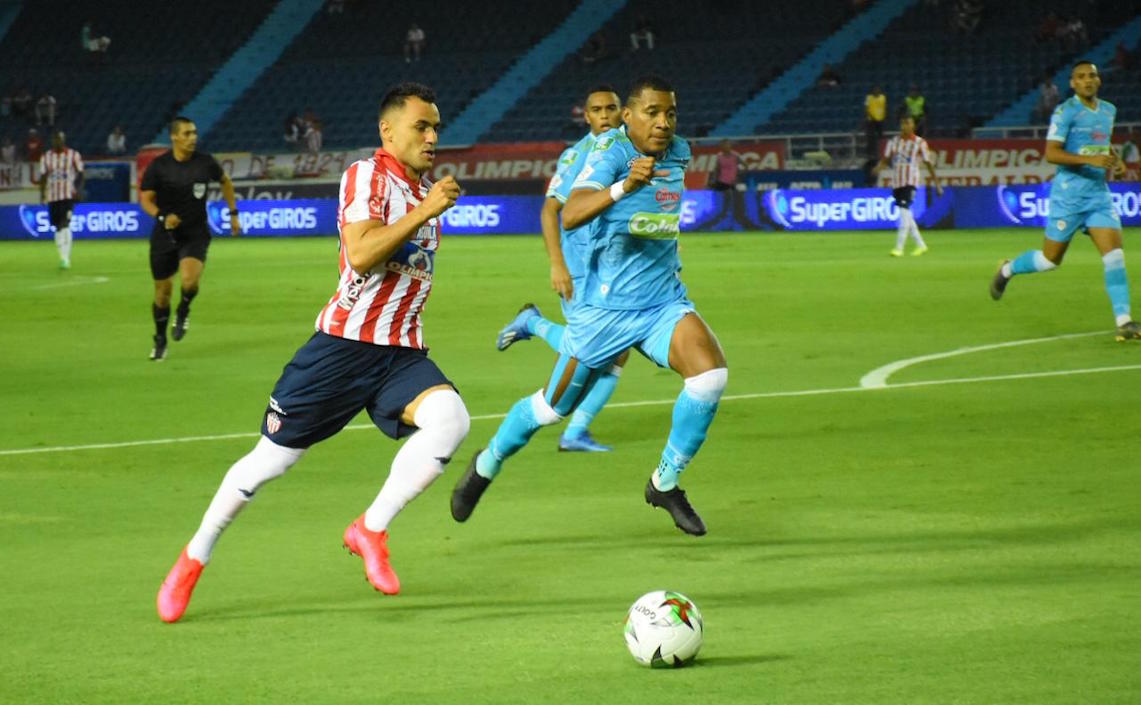 Marlon Piedrahita en función de ataque desde el inicio del partido.