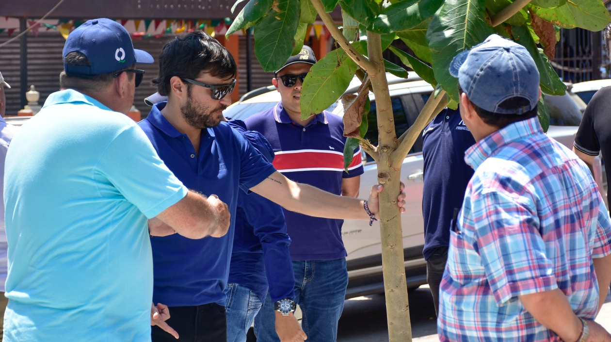 El gerente de la ADI, Alberto Salah; el Alcalde de Barranquilla, Jaime Pumarejo y el secretario de Obras Públicas, Rafael Lafont. 