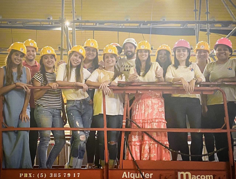 Con el equipo de trabajo en el 'Puerta de Oro'.