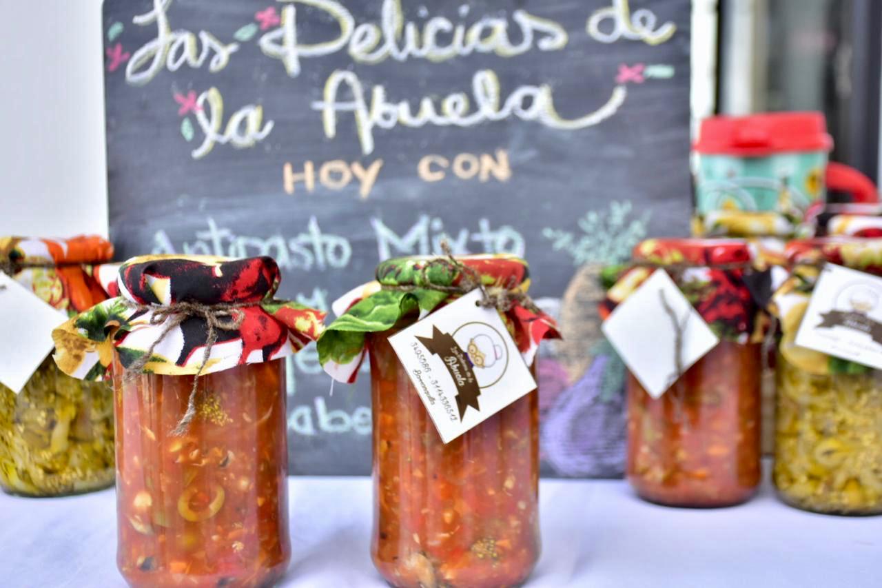 Algunos de los productos hechos con guandú en Mercado Campesino.