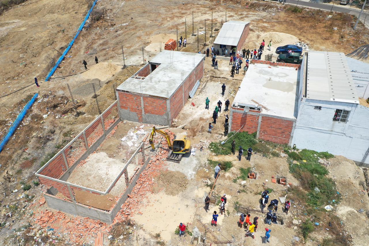 El POT del Distrito señala en sus mapas anexos cuáles son las zonas afectadas por el fenómeno de remoción en masa, estando el Rubí con una amenaza muy alta, por lo que las construcciones en esa zona no están permitidas y no se expiden licencias.