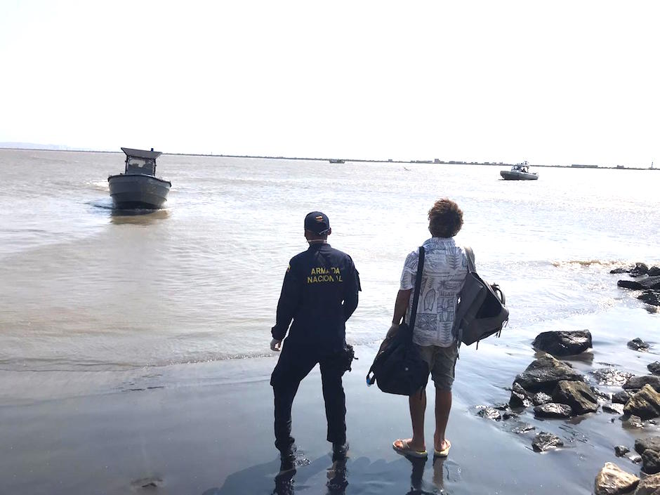 Personal de Guardacostas en pleno operativo.