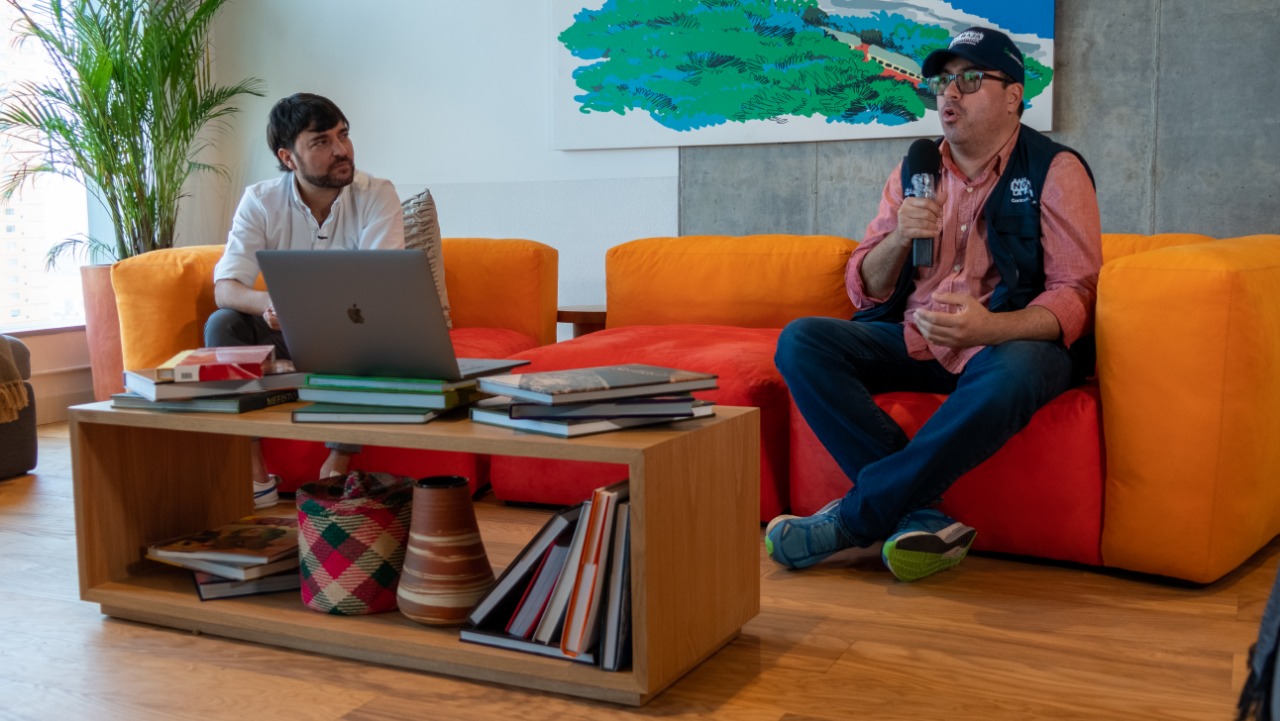 El Alcalde de Barranquilla, Jaime Pumarejo y el secretario de Gestión Social, Santiago Vásquez.