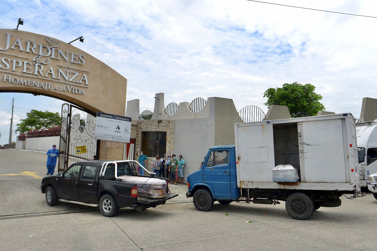  El Gobierno de Ecuador anunció el lunes que construirá un camposanto para enterrar de forma digna a los muertos de Guayaquil.