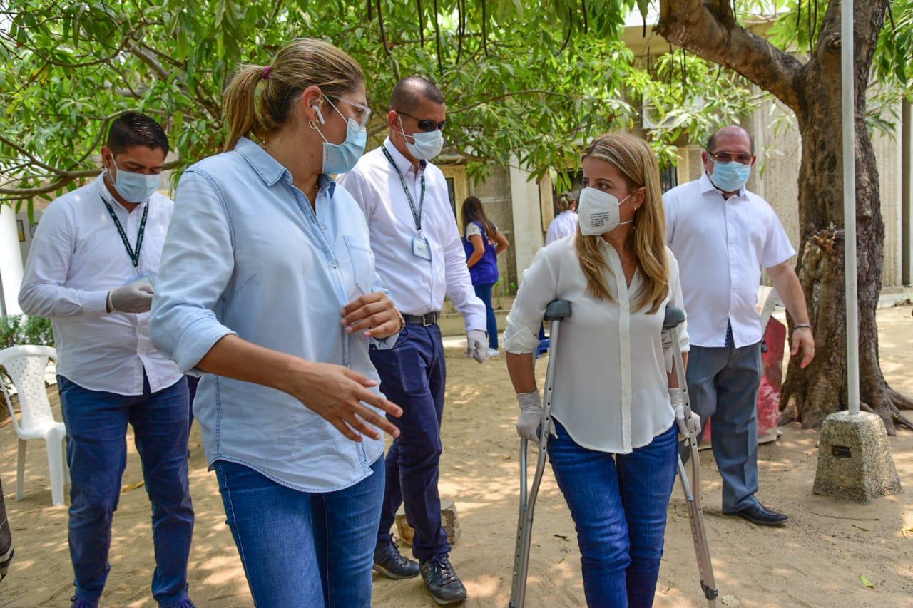 La secretaria de Salud, Alma Solano y la Gobernadora del Atlántico, Elsa Noguera.