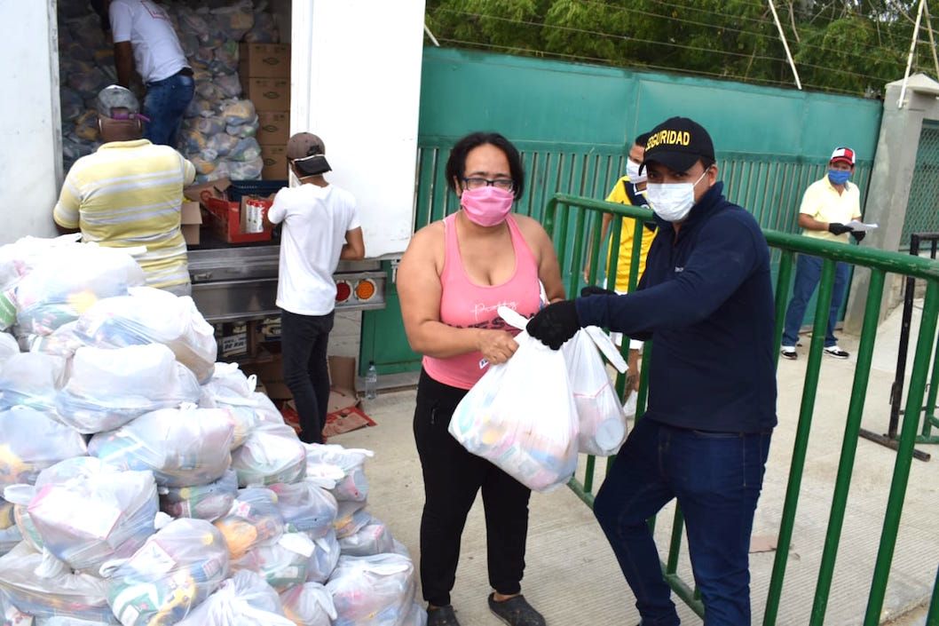 Entrega de los alimentos correspondientes al PAE.