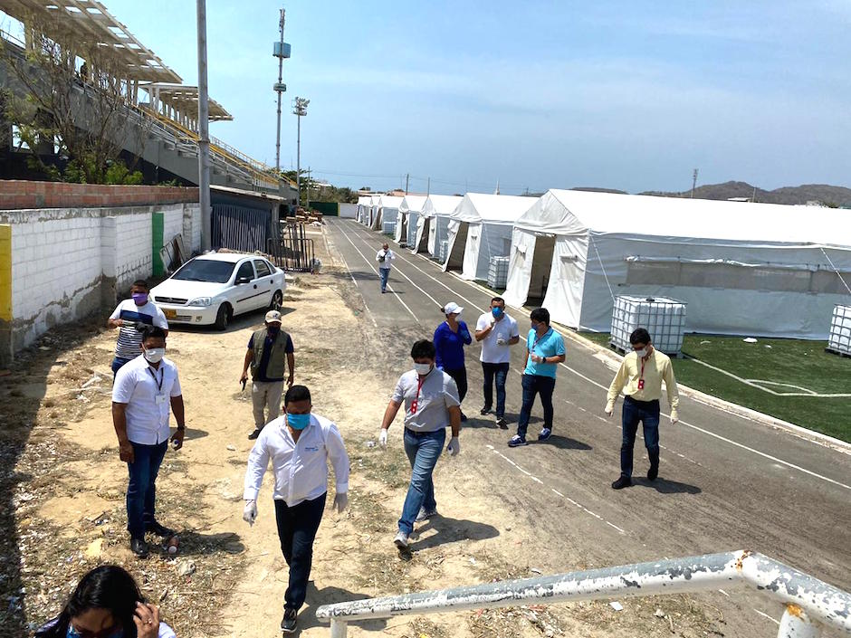 En los albergues que se implementan en el estadio de Fútbol de Puerto Colombia.