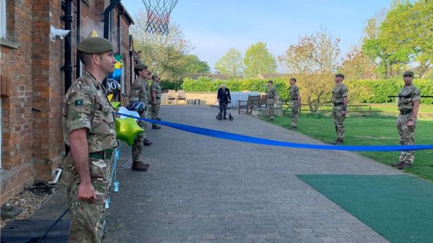 El británico Tom Moore, un veterano de guerra.