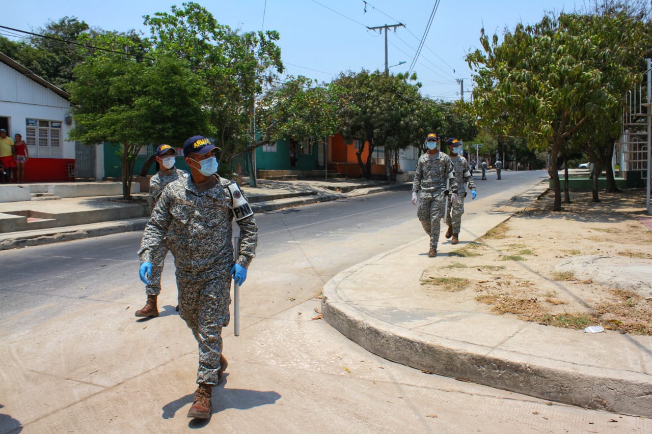 Las autoridades en calles del municipio.