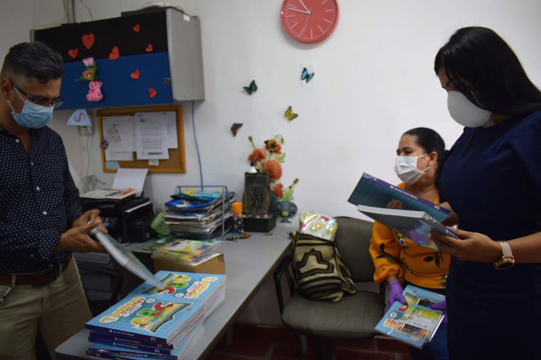 Entrega en las Instituciones Educactivas.