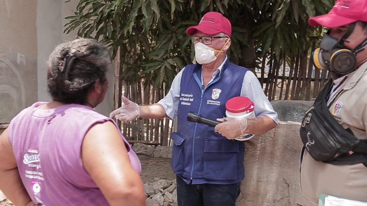 Instrucciones a los habitantes sobre el manejo de los almacenamientos.