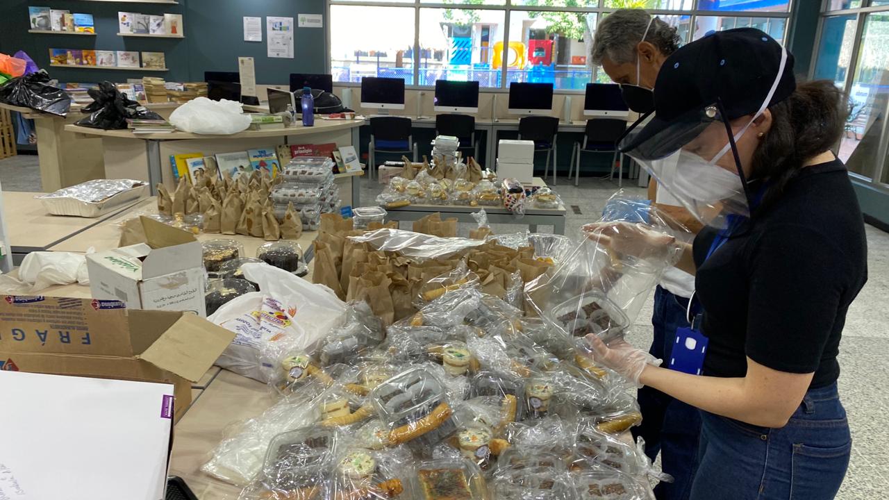 Donación de los estudiantes del Colegio Hebreo Unión.