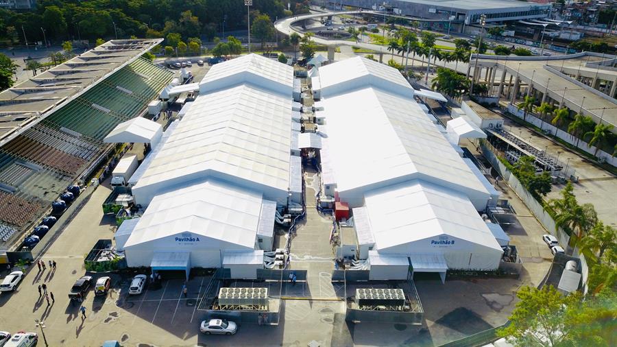Aspecto del hospital de campaña inaugurado en la parte externa del Maracaná. 