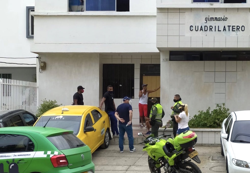 La Patrulla Covid haciendo presencia en el lugar.