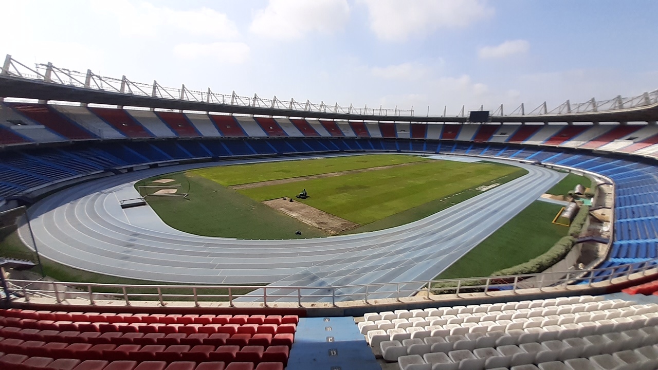 Así se encuentra la grama del Metropolitano.