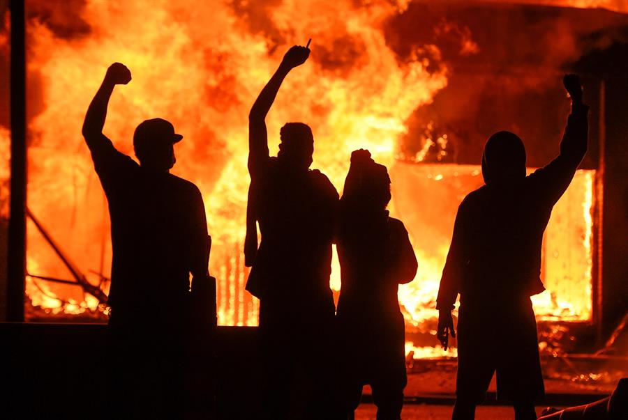 Disturbios en Minneapolis.