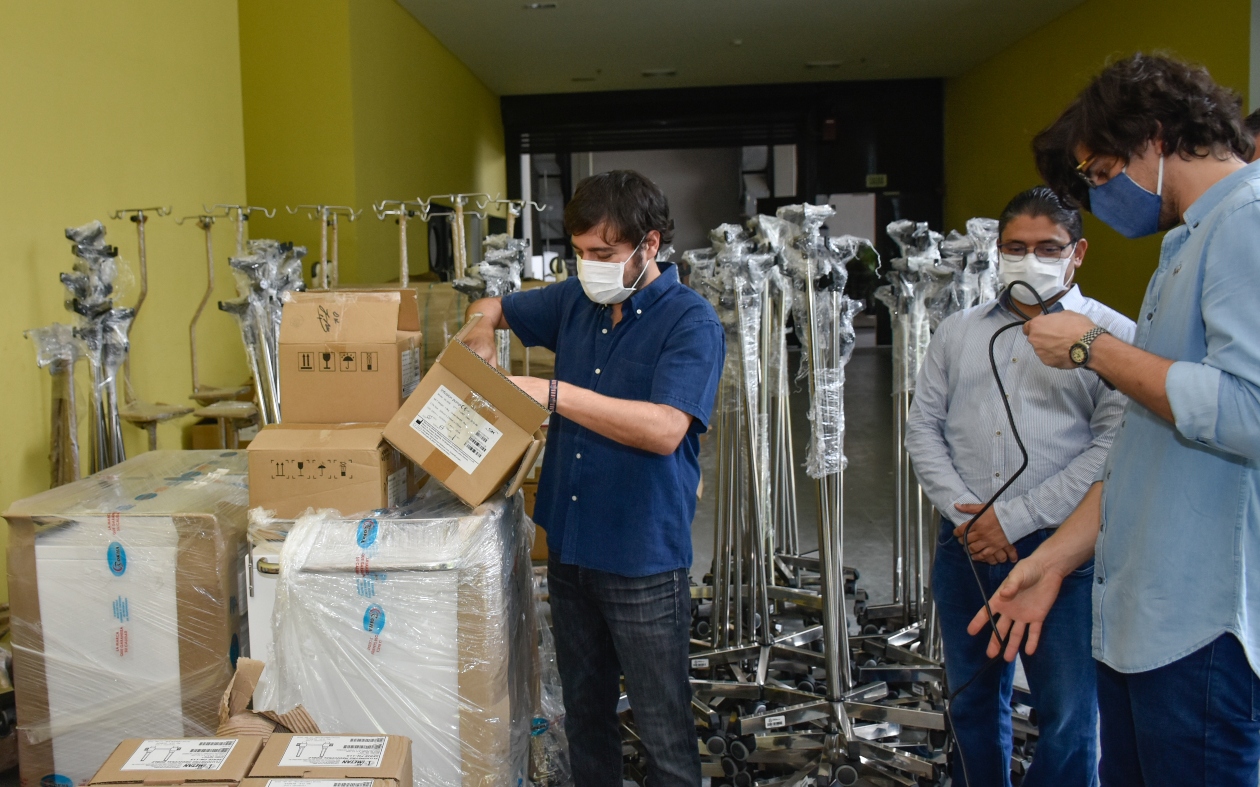 El Alcalde de Barranquilla, Jaime Pumarejo, en el  Hospital Campaña Puerta de Oro.