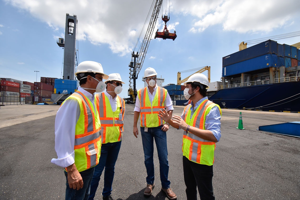 El Alcalde de Barranquilla, Jaime Pumarejo y directivos del Puerto