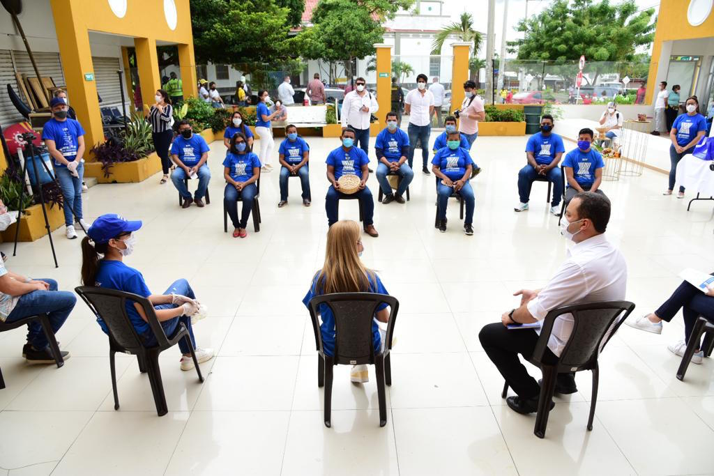 Acto de entrega de las tabletas en Galapa.