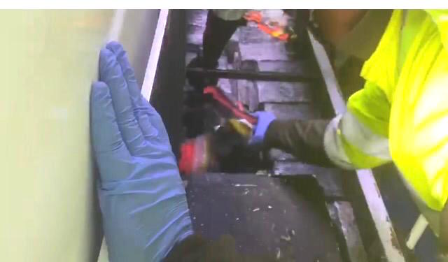 La droga camuflada en compartimientos de la narcoambulancia.