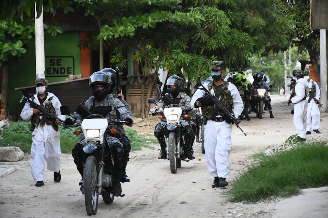 Patrullajes conjuntos de Policía y Ejército.