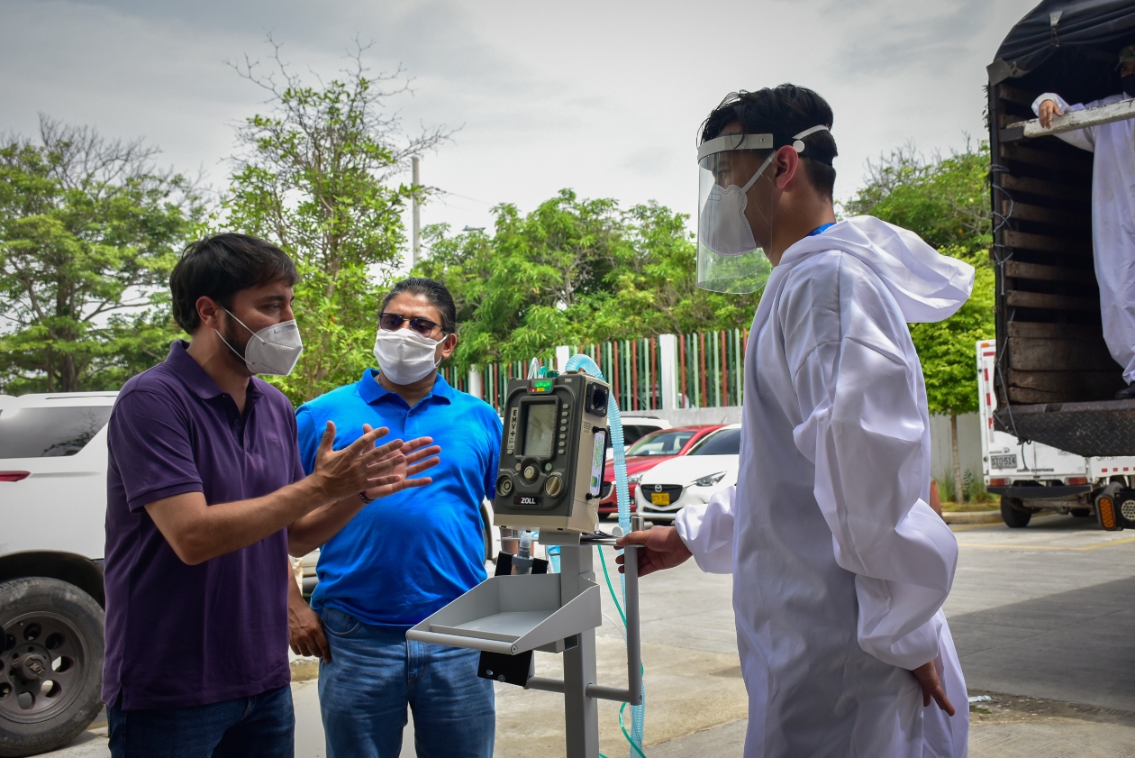 El Alcalde de Barranquilla, Jaime Pumarejo y el secretario de Salud, Humberto Mendoza.