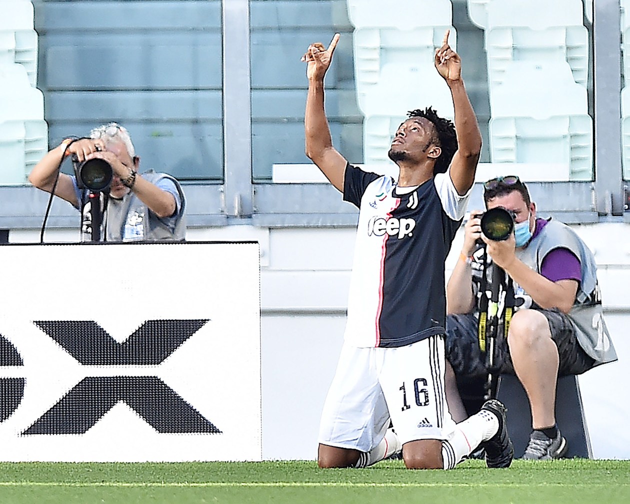 La celebración del colombiano Juan Guillermo Cuadrado.