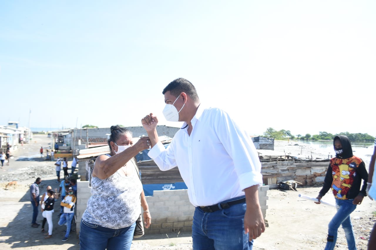 Sepelio de James Carbonó.