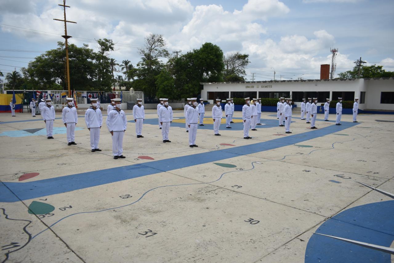 Formación en la Escuela Naval de Suboficiales ARC Barranquilla.