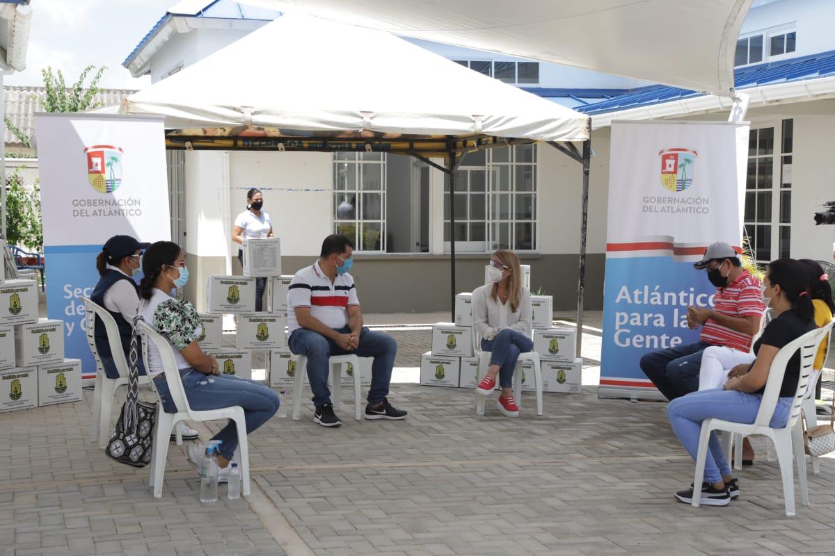 Entrega de ayudas de Gobernación del Atlántico en Palmar de Varela.