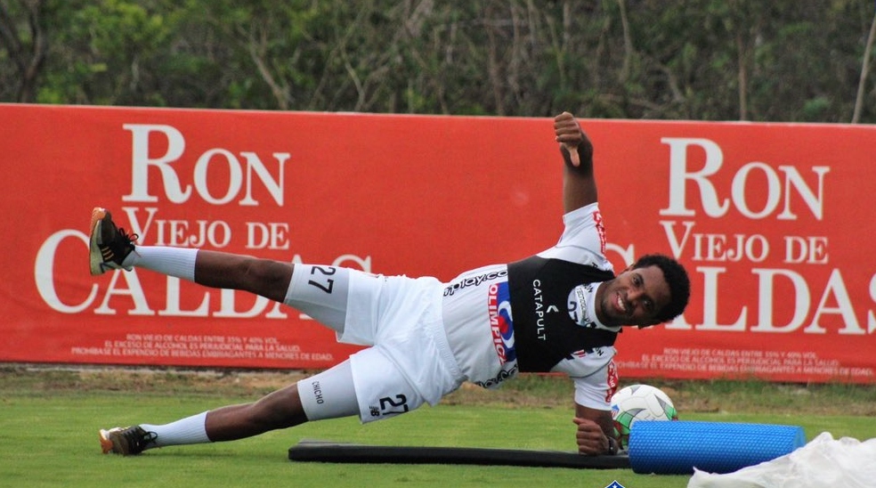 El lateral derecho Fabián Viáfara.