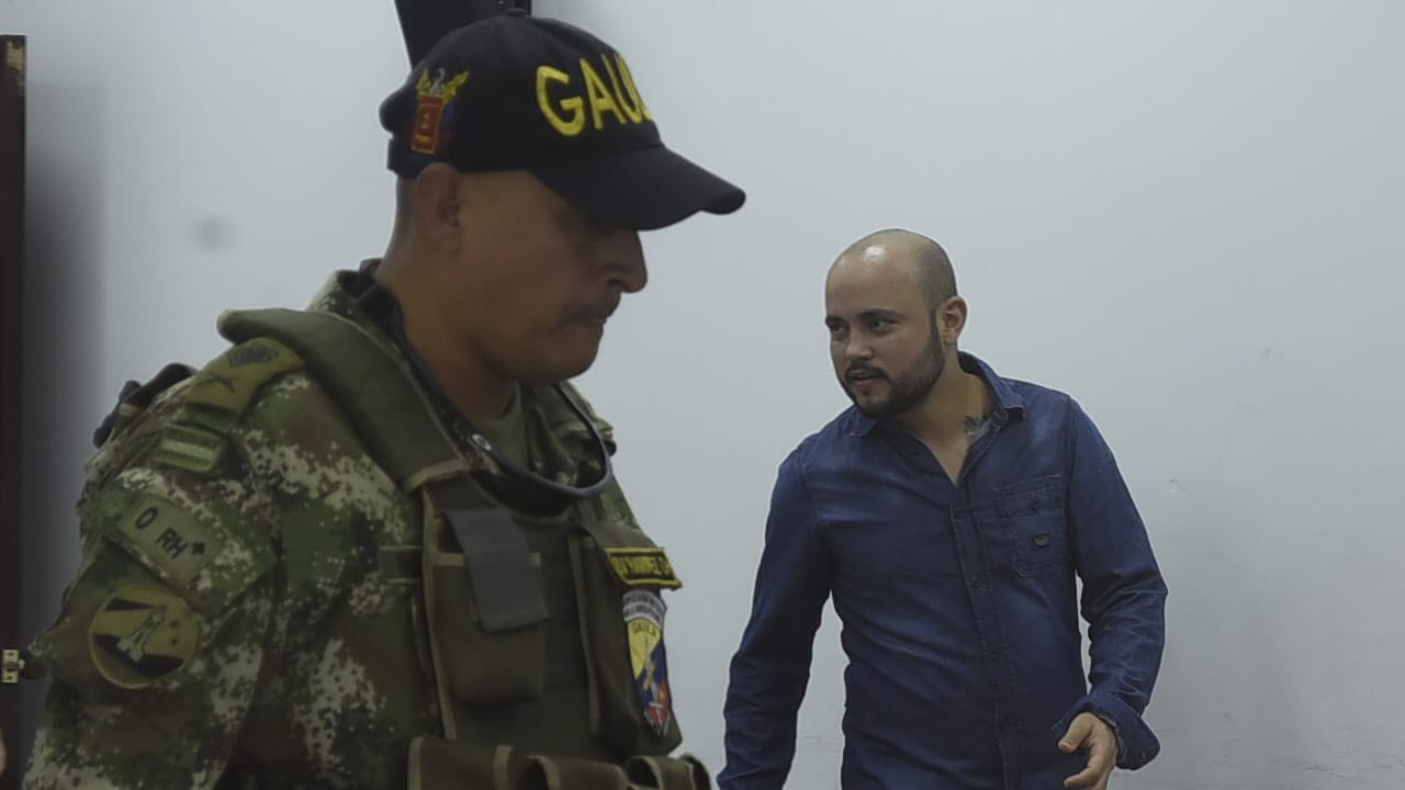 Alias 'El diablo' cuando estuvo en audiencia por la desaparición de Kevin Maury y Laura Marcela Guarín, en Barranquilla.