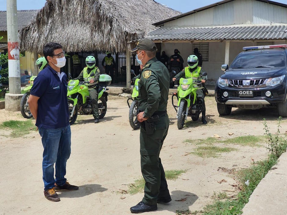 El Secretario del Interior, Carlos Peña, coordinando los operativos.