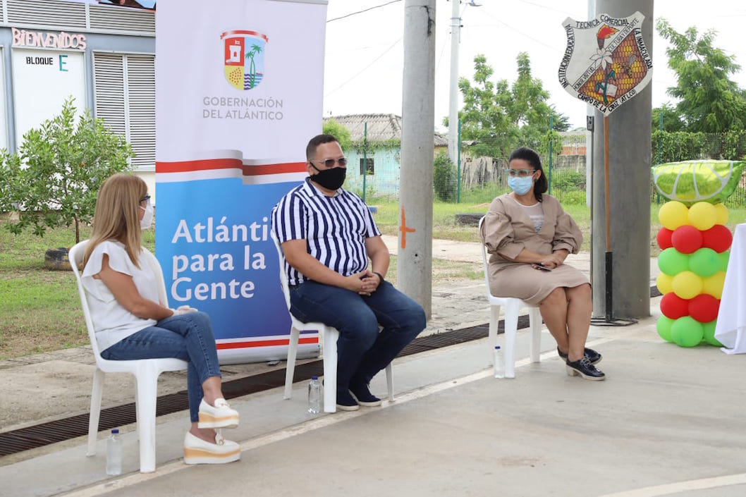 Acto de entrega en Campo de la Cruz.