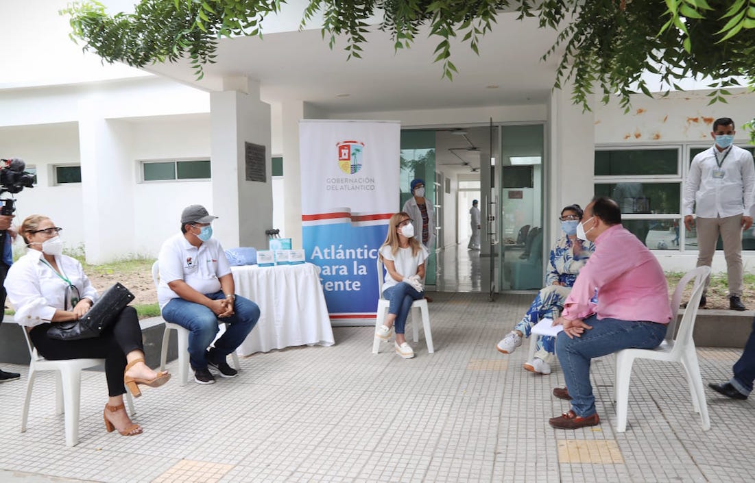 La Gobernadora Elsa Noguera presidiendo la entrega.