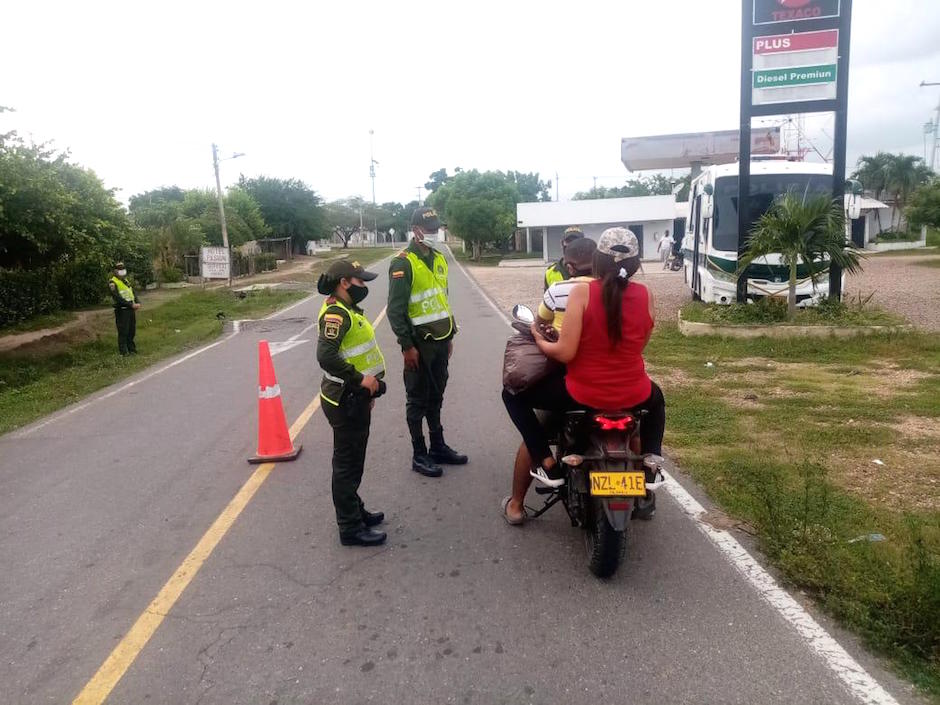 Controles a los motociclistas.