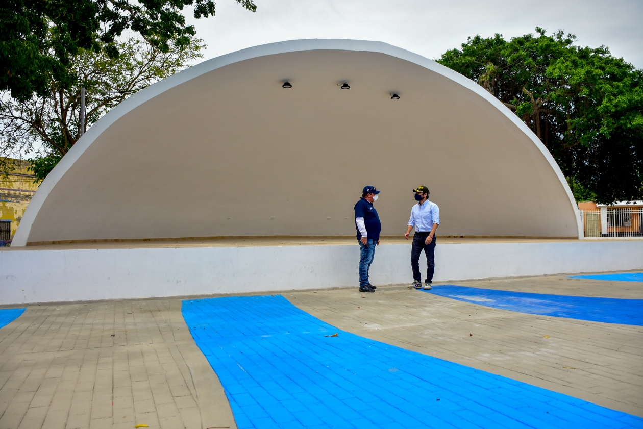 El gerente de la ADI, Alberto Salah y el Alcalde de Barranquilla, Jaime Pumarejo.