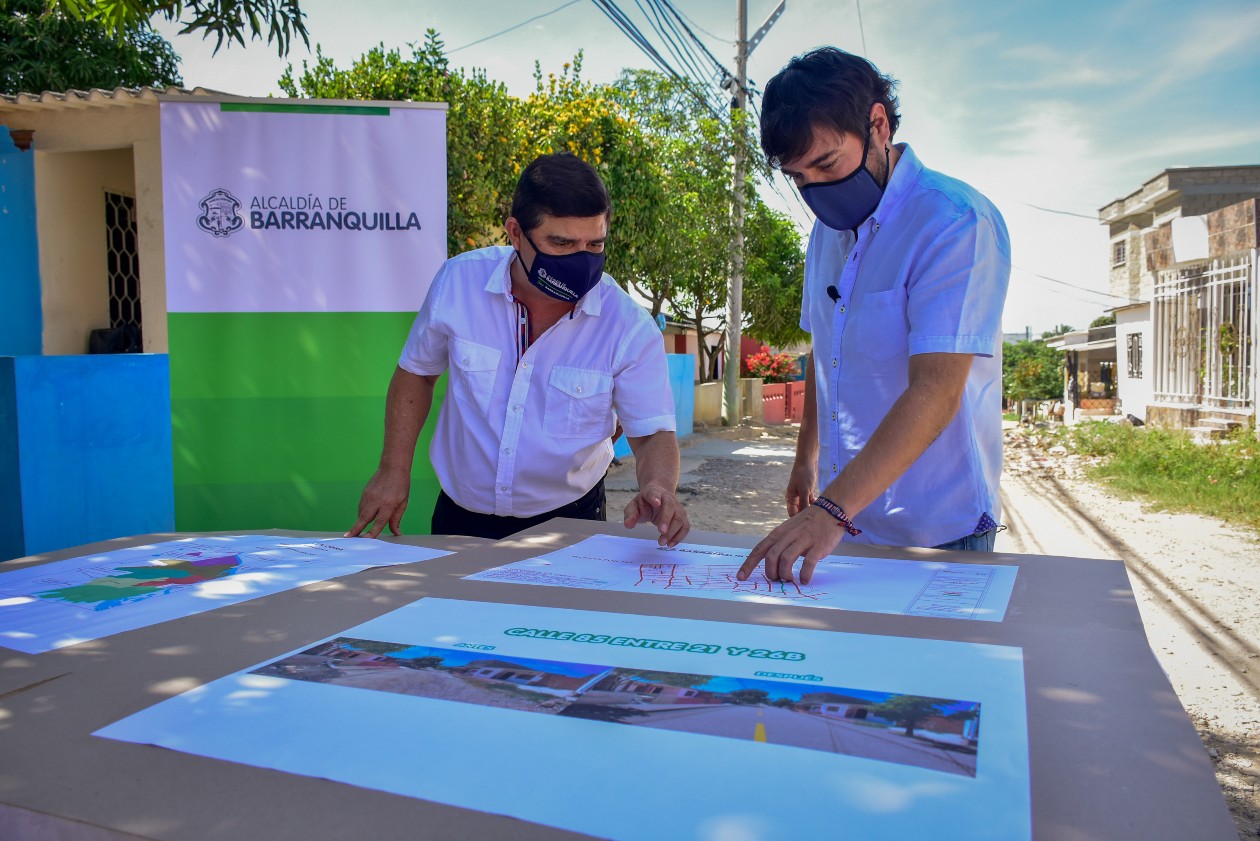 El secretario de Obras Públicas, Rafael Lafont y el Alcalde de Barranquilla, Jaime Pumarejo.